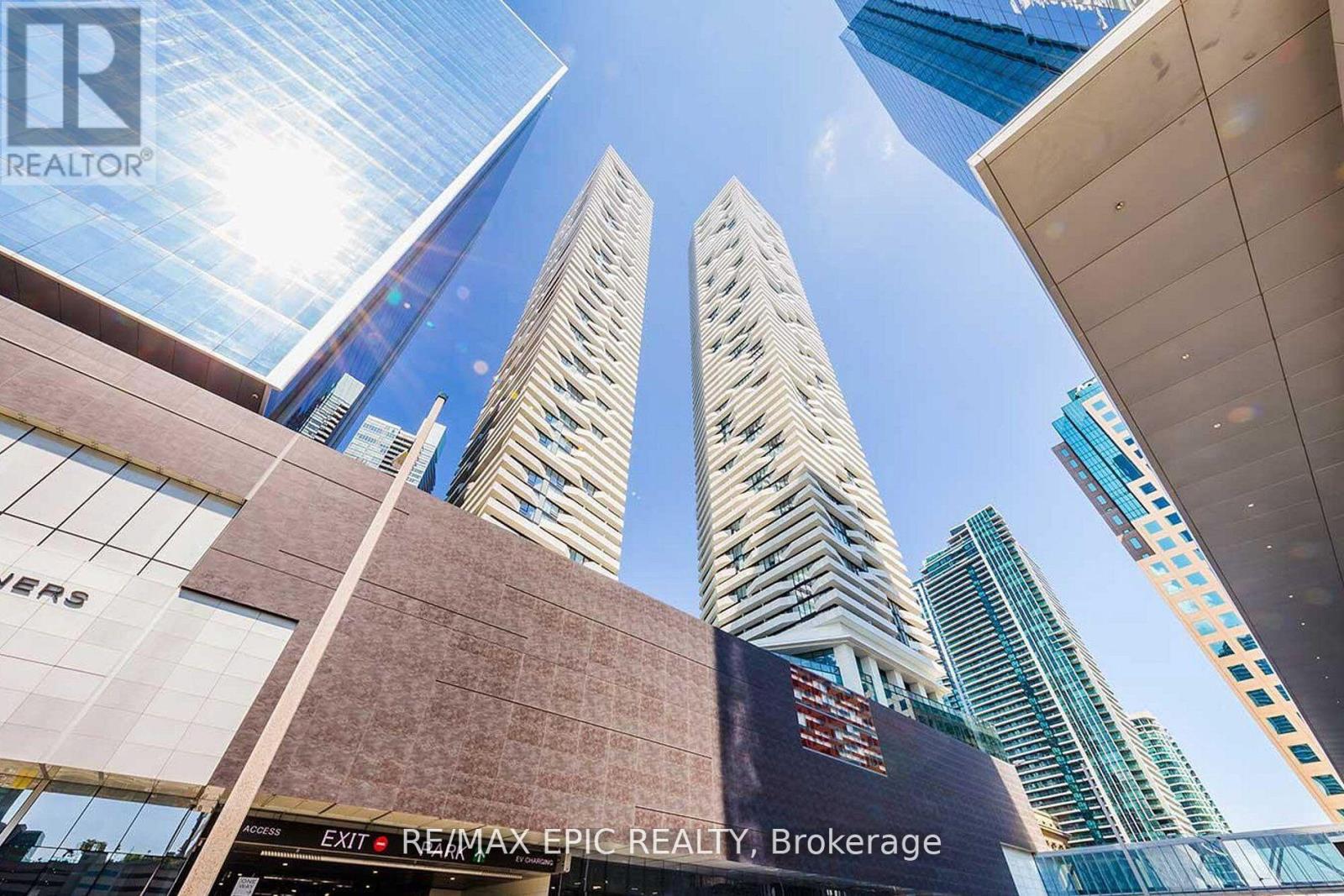 5705 - 100 HARBOUR STREET, Toronto (Waterfront Communities)