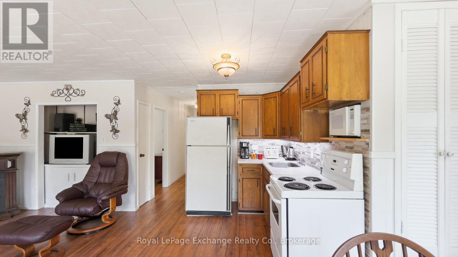 313 SPRUCE CRESCENT - 25