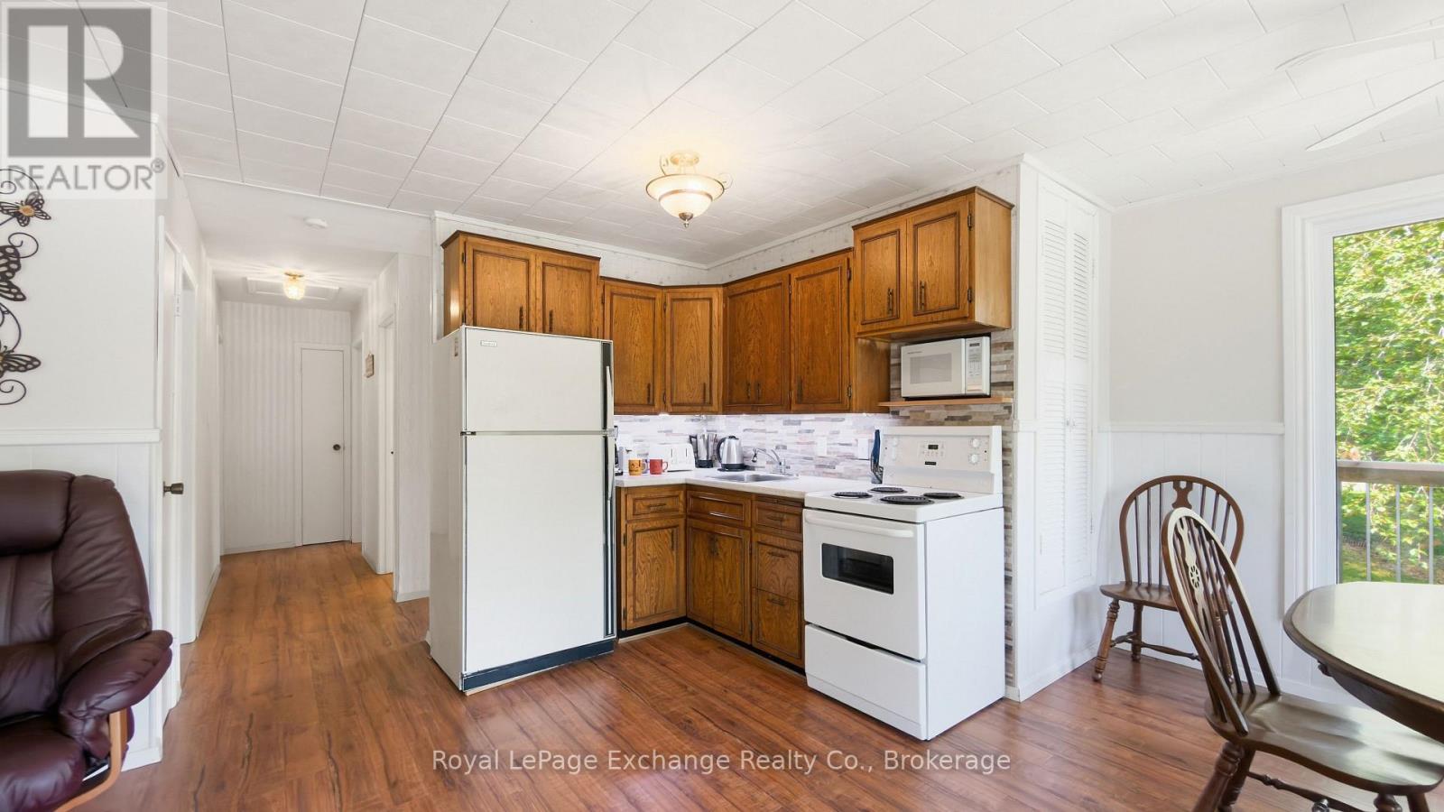 313 SPRUCE CRESCENT - 26