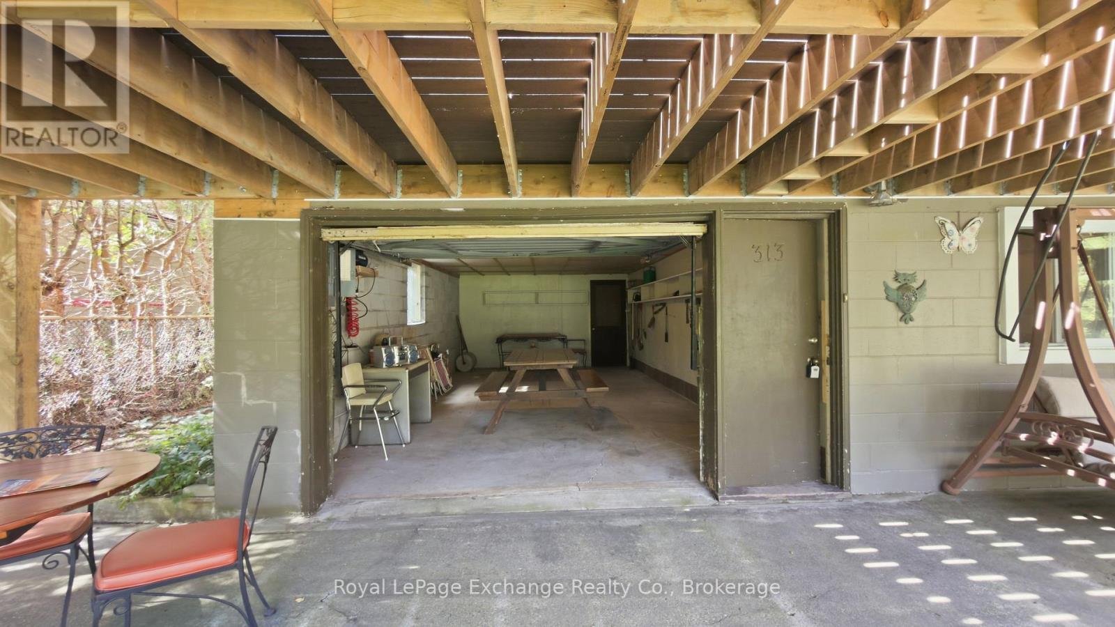 313 SPRUCE CRESCENT - 38