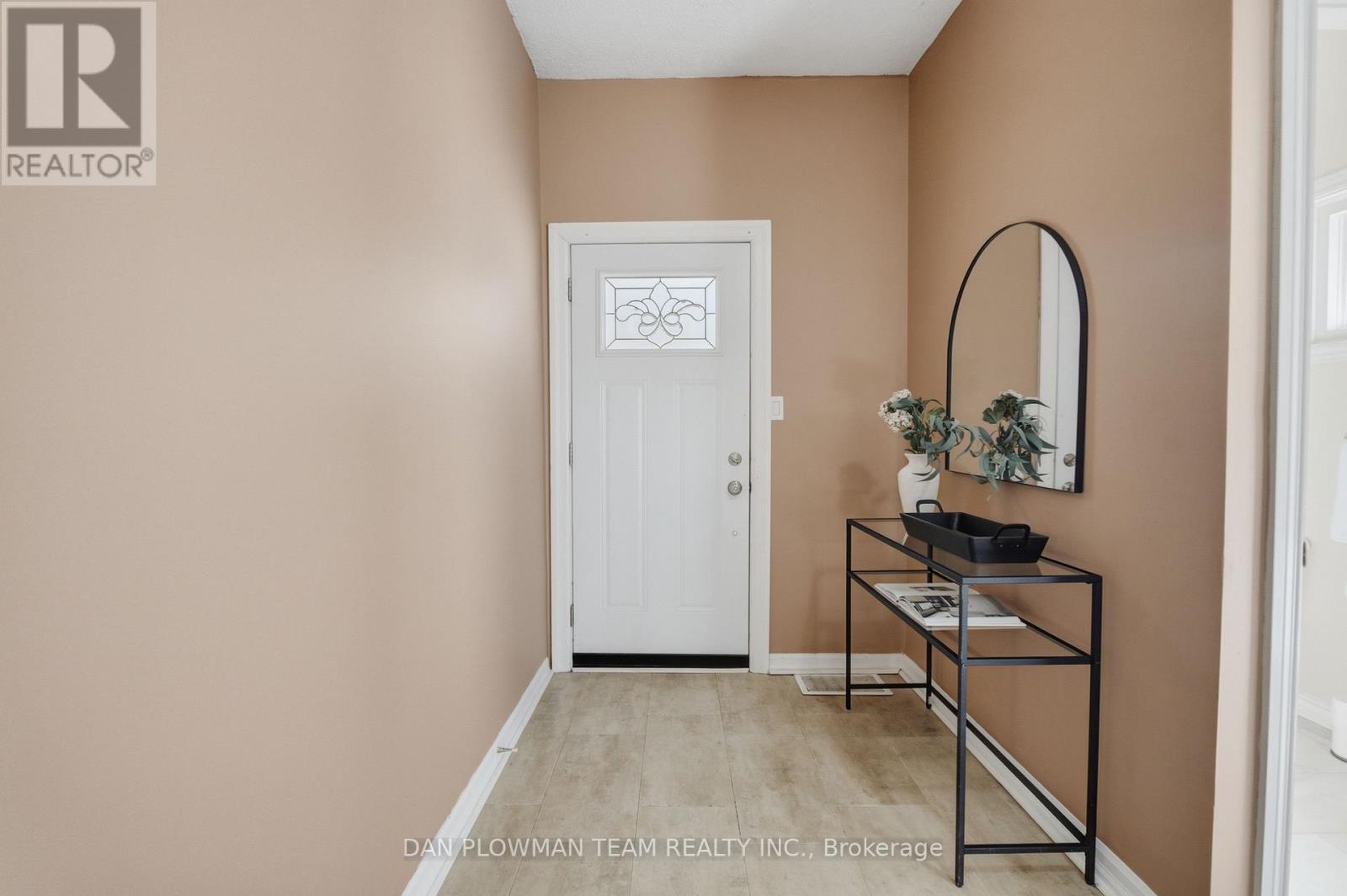 224 ARTHUR STREET - 2