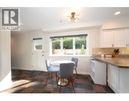 510 Evergreen Place, North Vancouver, BC V7N2Z2 Photo 11