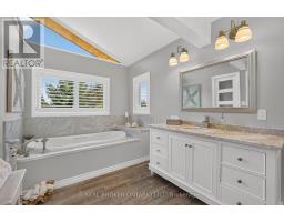 20417 Centre Street, East Gwillimbury, ON L0G1M0 Photo 23