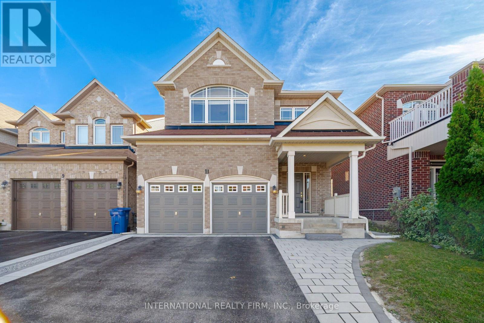 11 LADY GWILLIM AVENUE, East Gwillimbury — photo 2