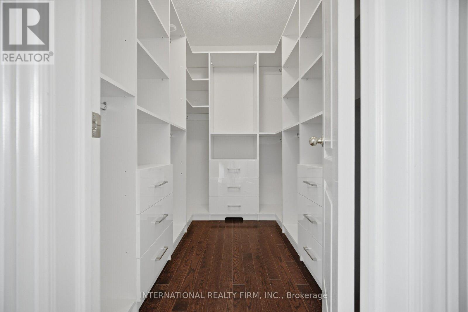 11 LADY GWILLIM AVENUE - 21