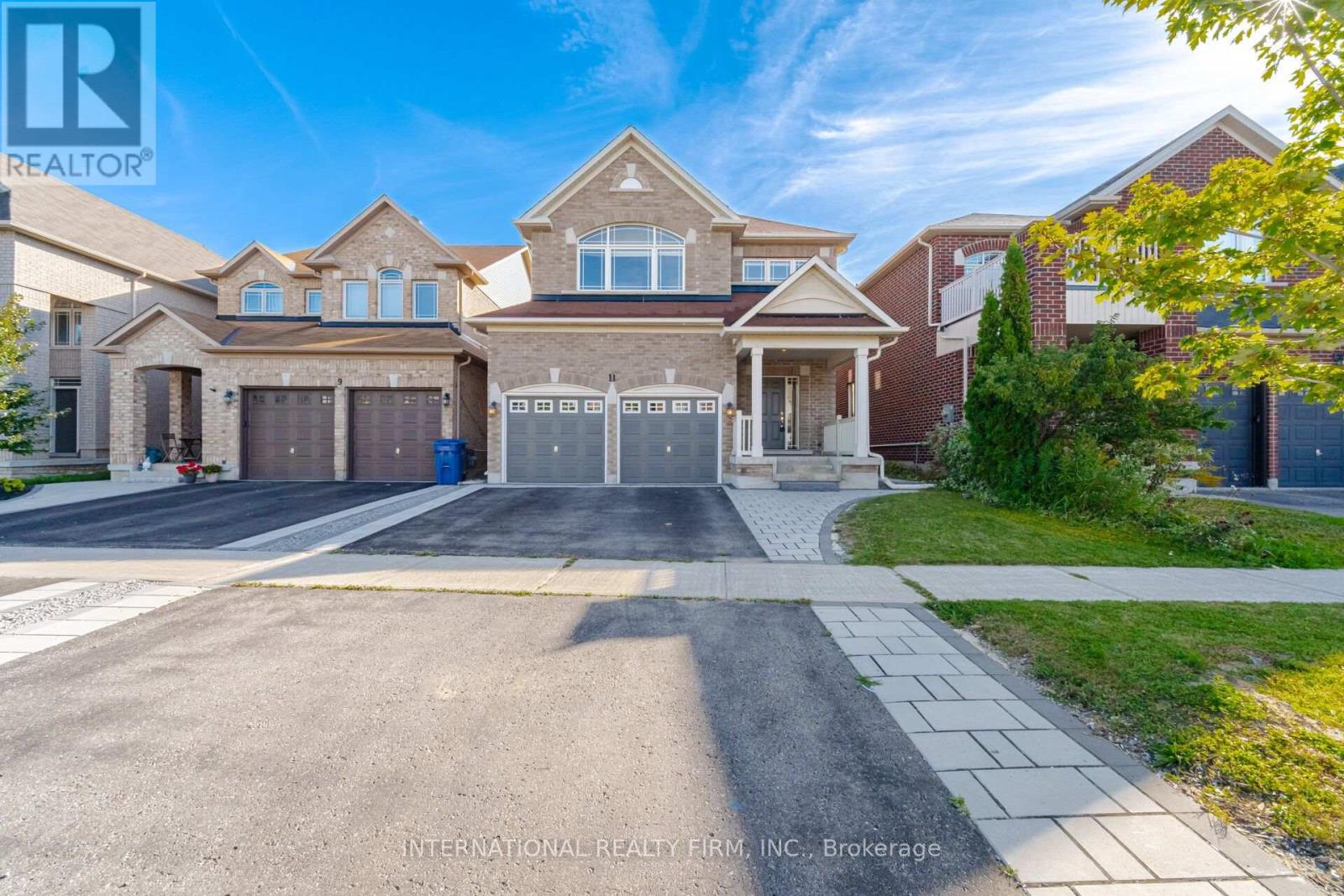 11 LADY GWILLIM AVENUE, East Gwillimbury — photo 3