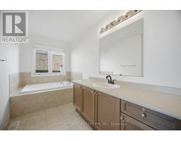 11 Lady Gwillim Avenue, East Gwillimbury, ON L9N0B3 Photo 22