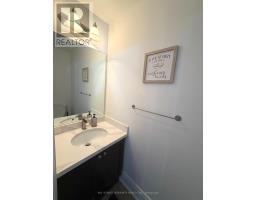 Bathroom - Main - 60 Caria Court, Vaughan, ON L4H4G5 Photo 8