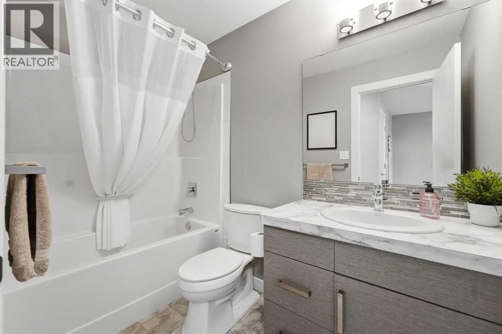 Upstairs main 4-piece bathroom