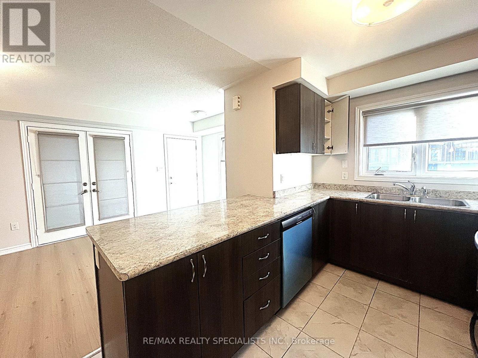 166 - 200 VETERANS DRIVE, Brampton (Northwest Brampton) — photo 5