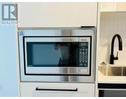 1608 - 10 Graphophone Grove, Toronto, ON M6H0E5 Photo 7