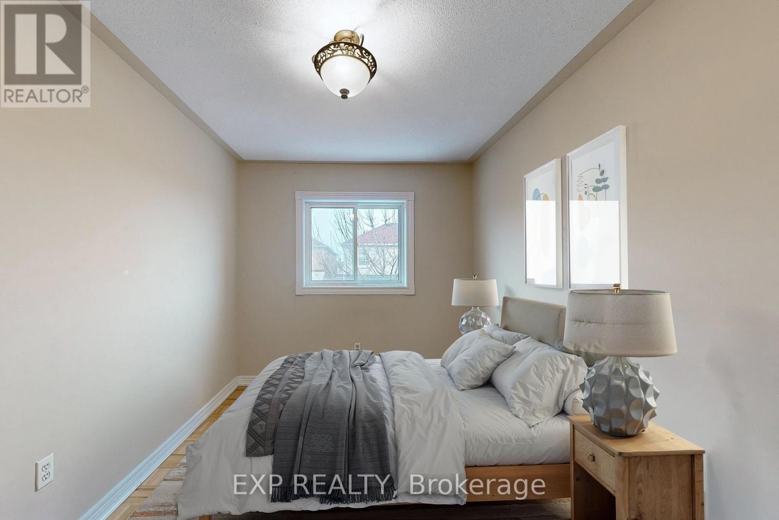 #36 21 EASTVIEW GATE - 16