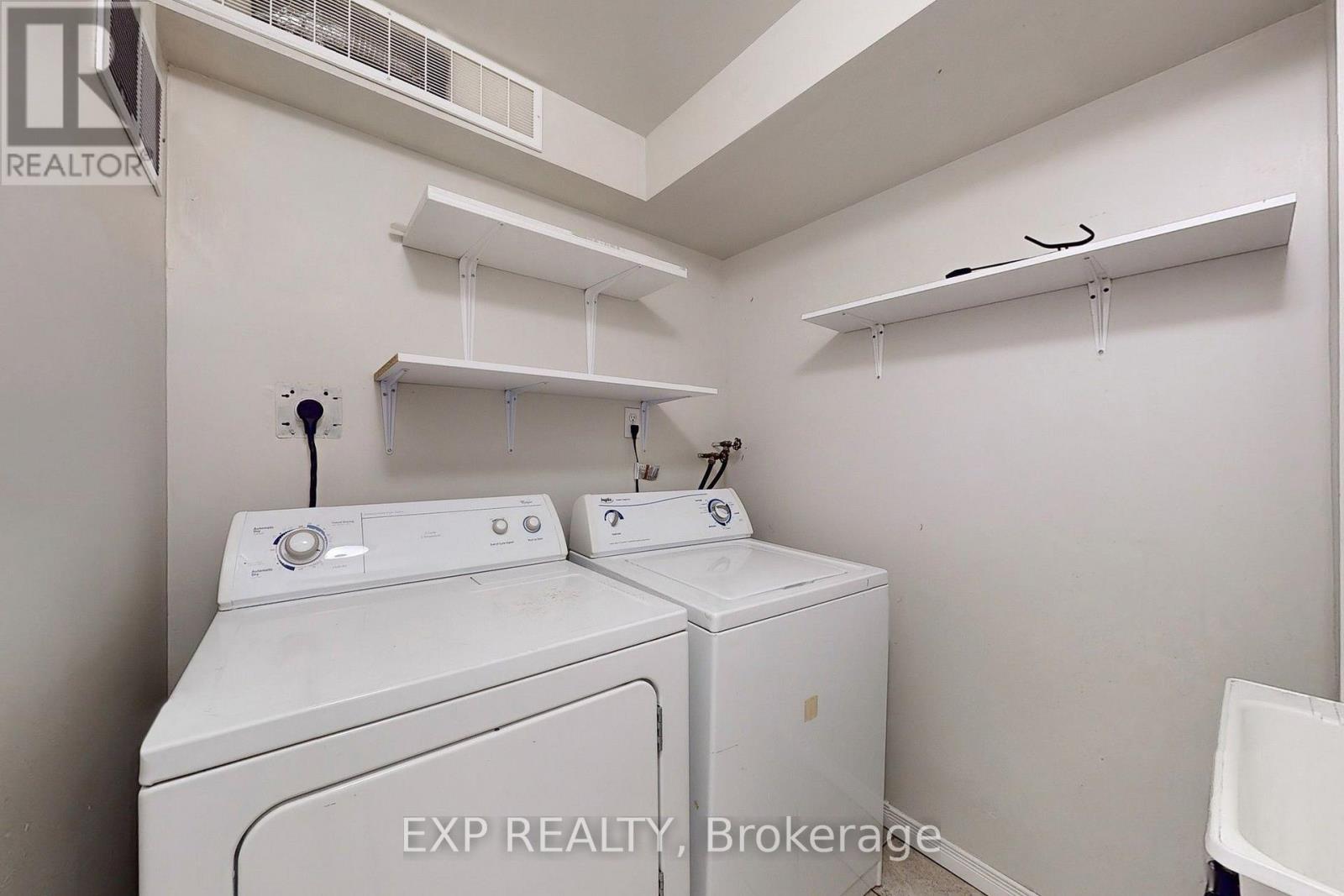 #36 21 EASTVIEW GATE - 25