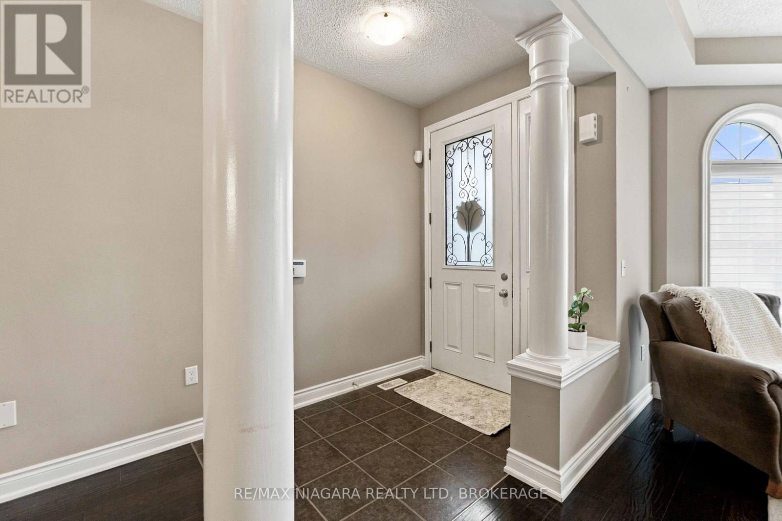 15 FOX GRAPE ROAD, Thorold (Confederation Heights) — photo 5