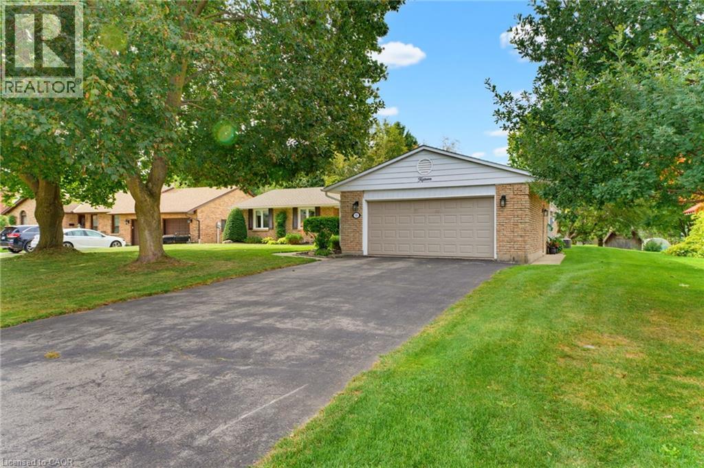 15 MCLAREN Avenue N, Listowel — photo 4
