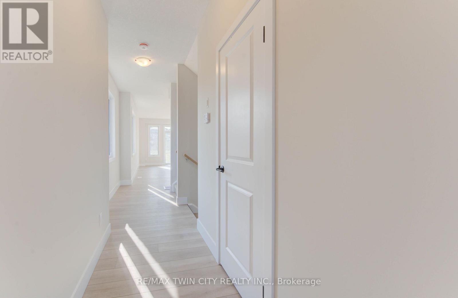 161 DUNNIGAN DRIVE, Kitchener — photo 8