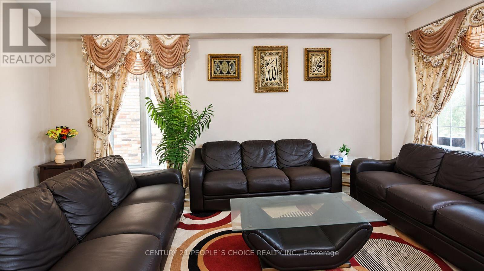 99 TIMBER CREEK CRESCENT — photo 2