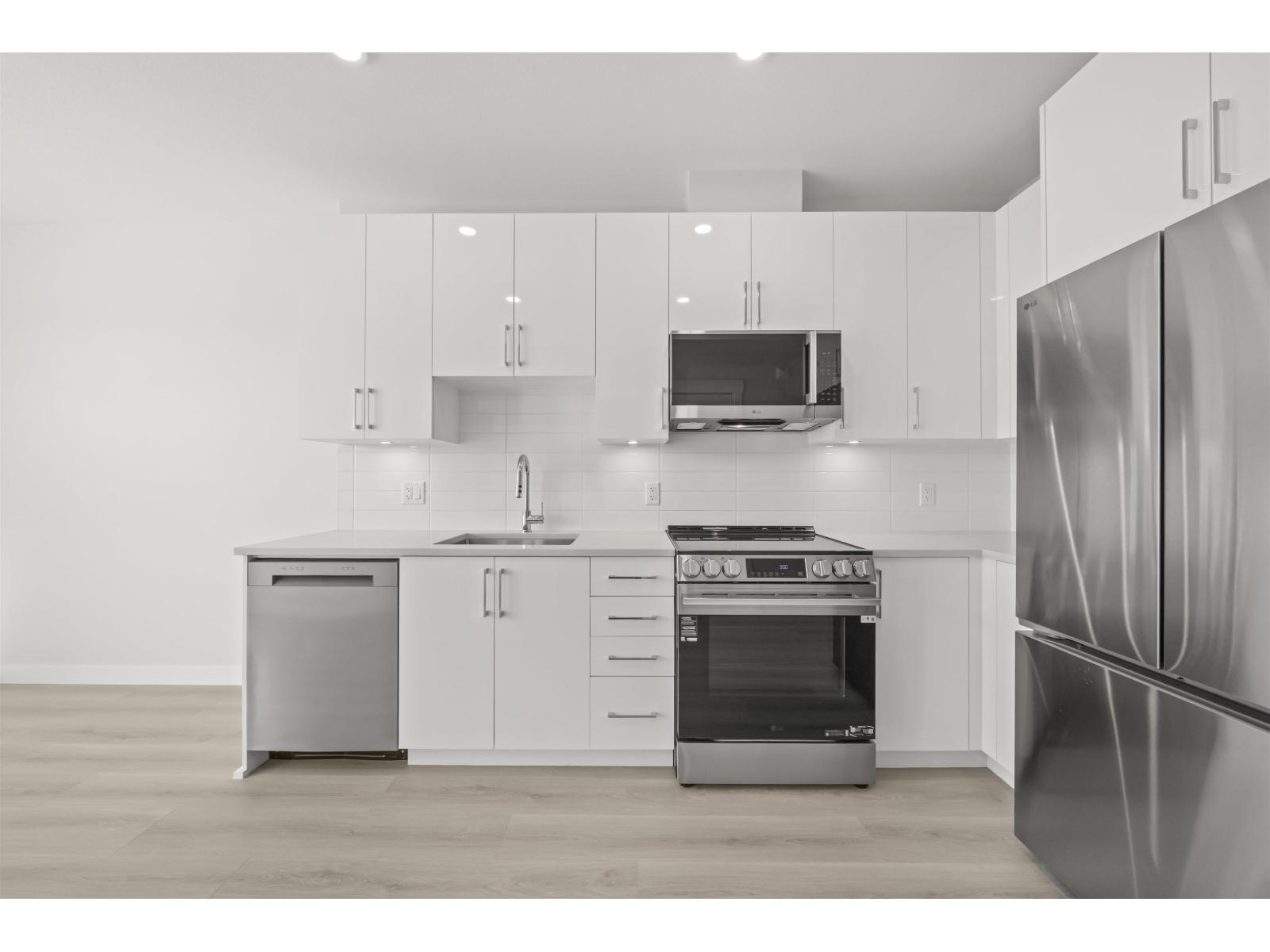 #602 8423 CEDAR Street, Mission, British Columbia, V0V0V0, Mission, British Columbia — photo 3 of 5