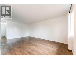 4pc Bathroom - 2906 Doverville Crescent Se, Calgary, AB T2B1T0 Photo 7