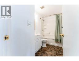 2906 Doverville Crescent Se, Calgary, AB T2B1T0 Photo 15