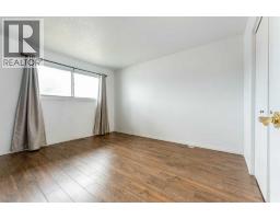 2906 Doverville Crescent Se, Calgary, AB T2B1T0 Photo 14
