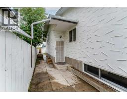2906 Doverville Crescent Se, Calgary, AB T2B1T0 Photo 37