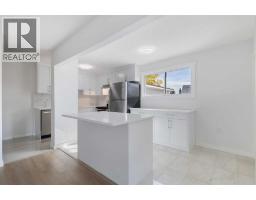 Bedroom - 52 Doverdale Mews Se, Calgary, AB T2B1V9 Photo 6