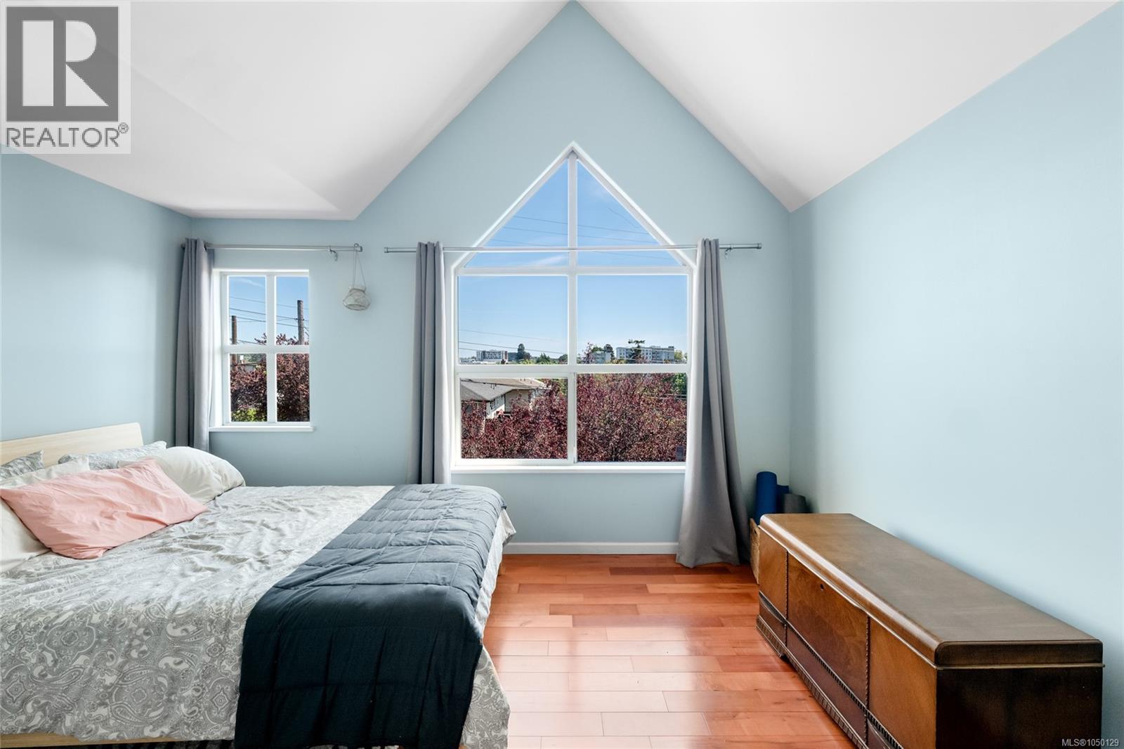  3154 Washington Avenue, Victoria