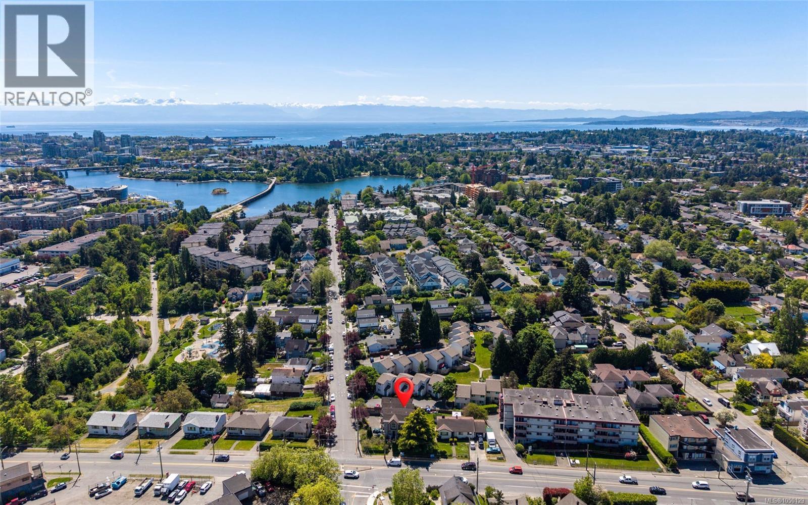  3154 Washington Avenue, Victoria
