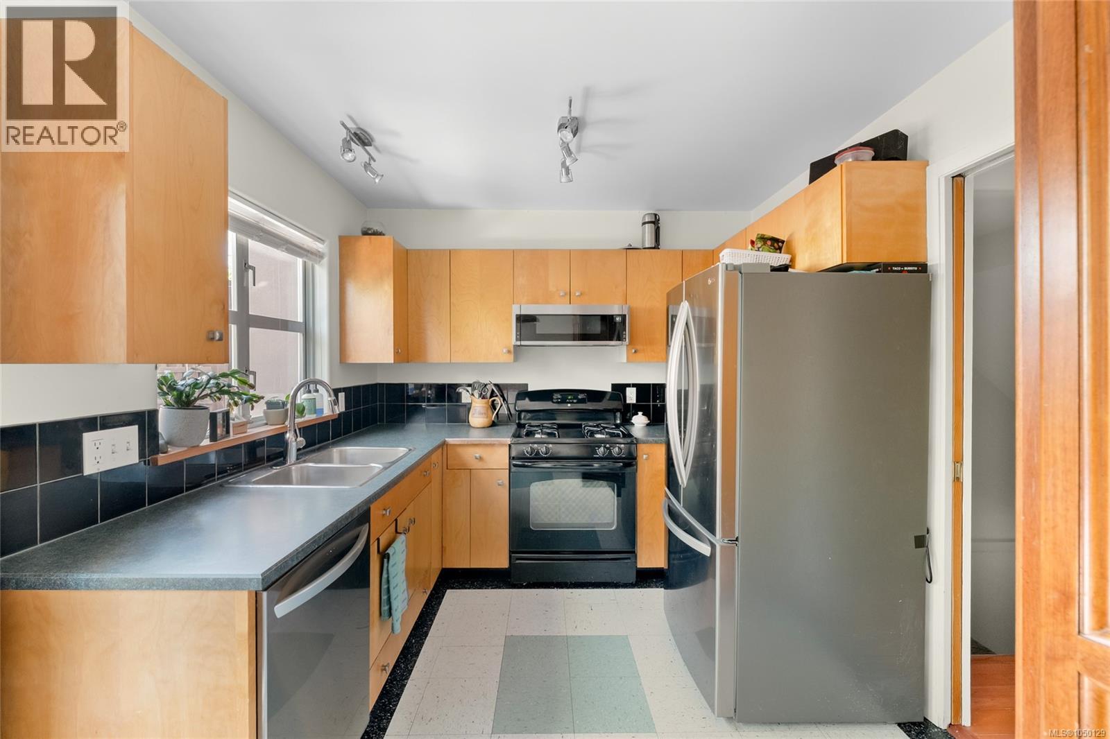 3154 Washington Ave - 9