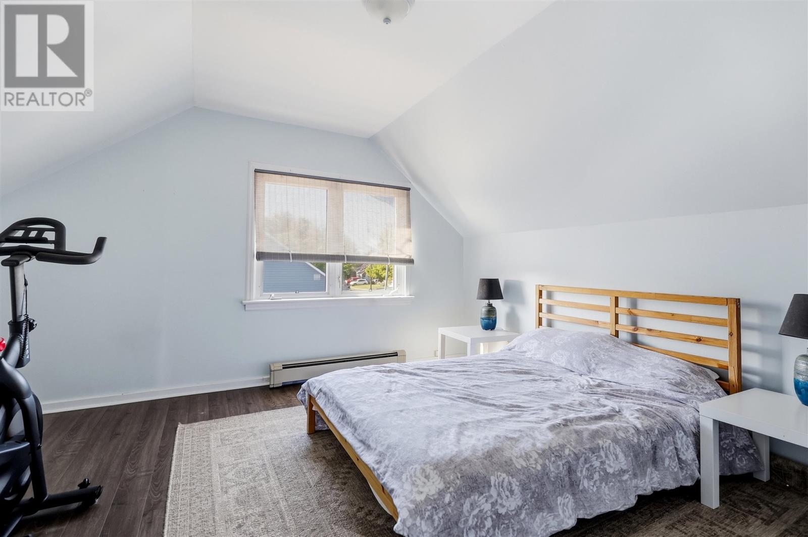 33 Raymond ST - Image 17