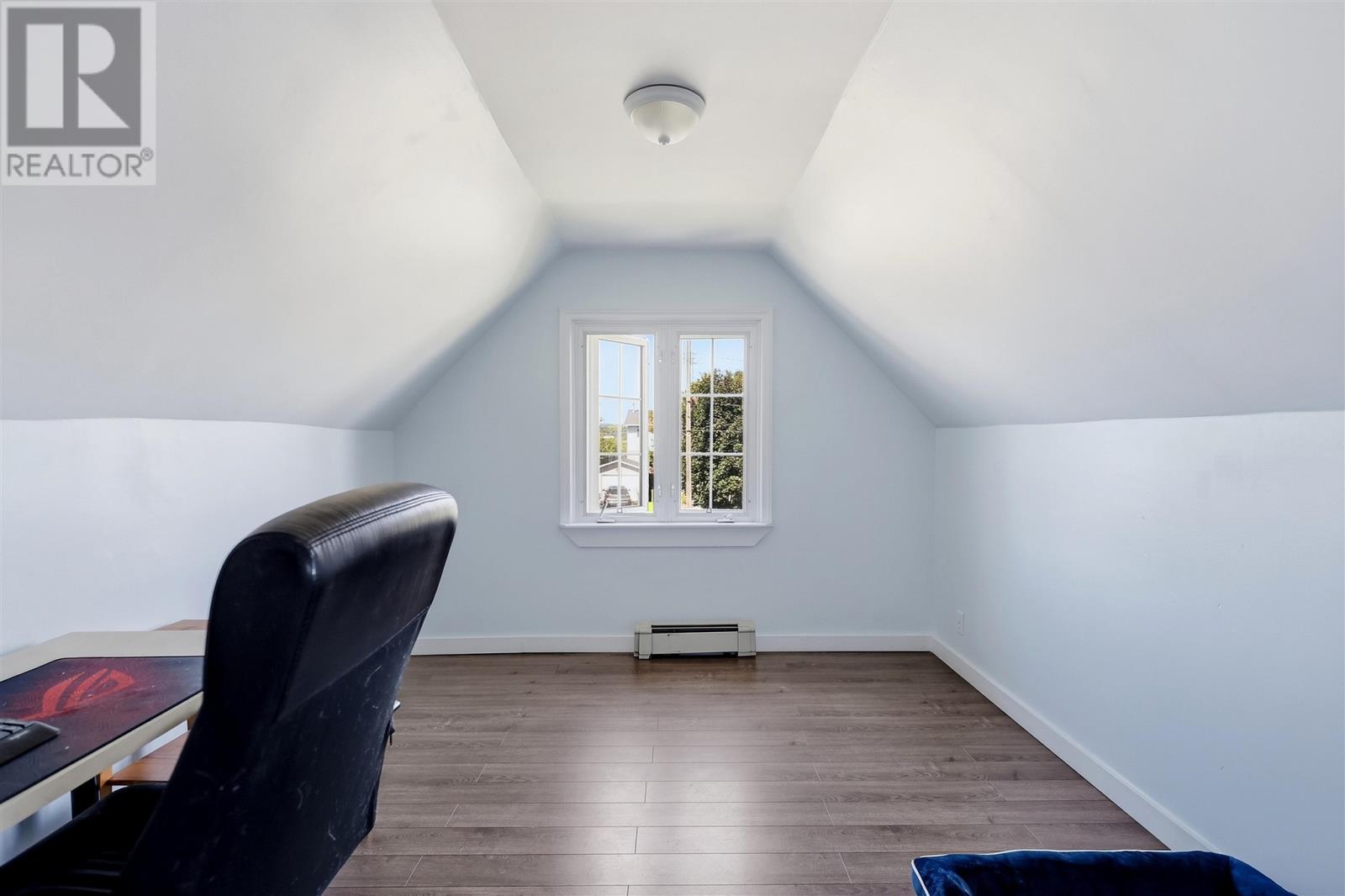 33 Raymond ST - 20