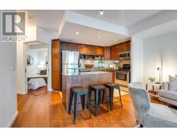 402 - 218 Queens Quay W, Toronto, ON M5J2Y6 Photo 9