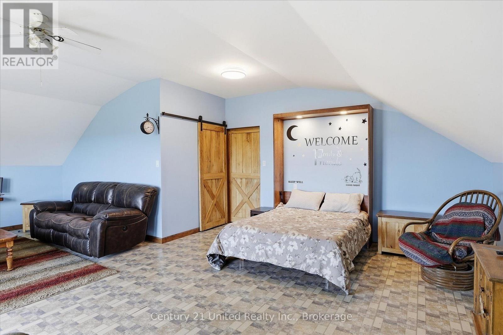 216 NORTH INDIAN ROAD - Image 26
