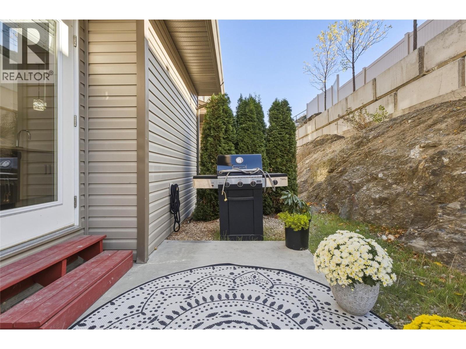#25 933 Mt Robson Place - 29