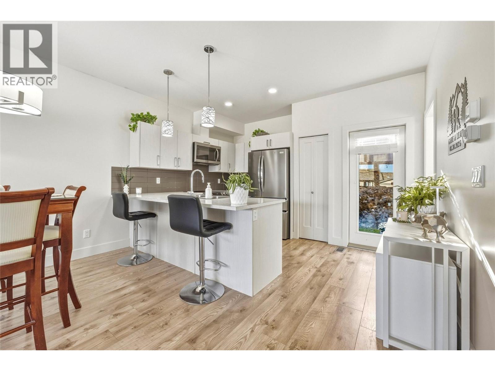 #25 933 Mt Robson Place - 9