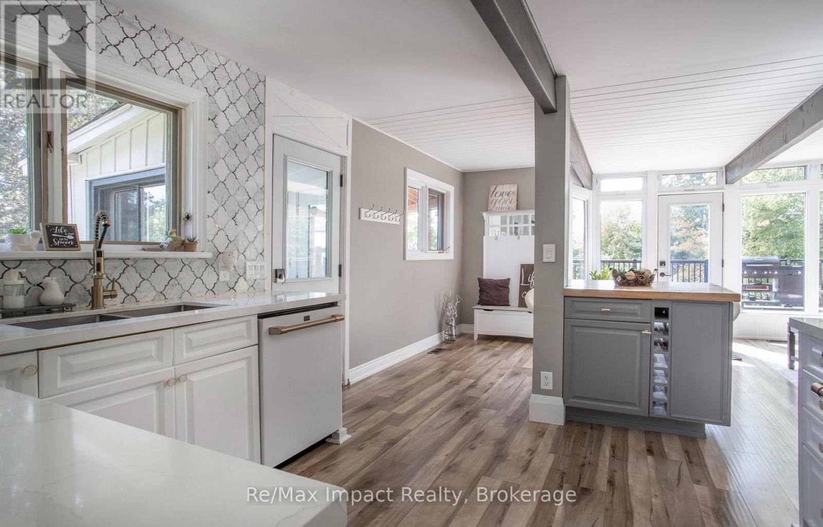 150 FINLEY ROAD - 10