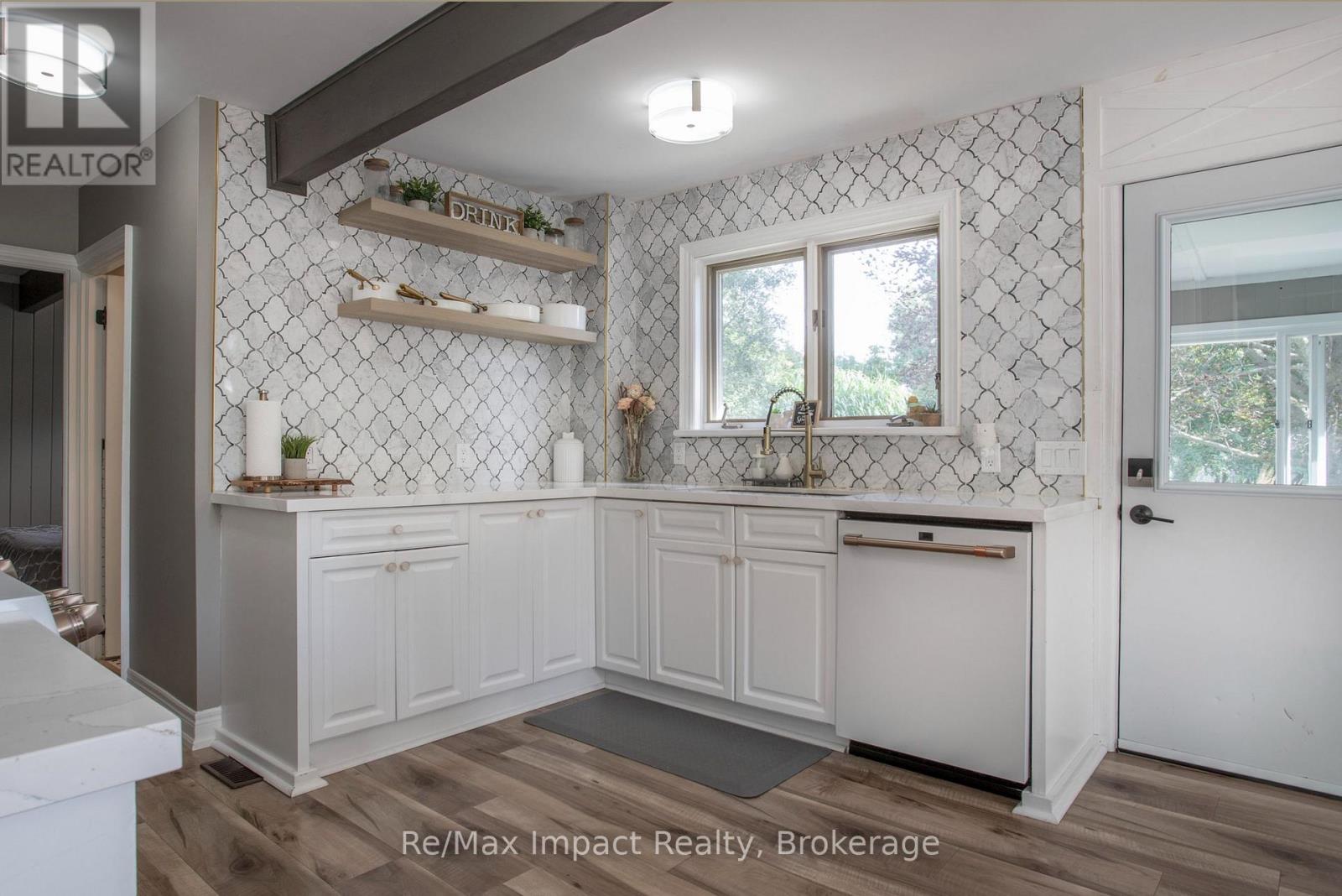 150 FINLEY ROAD - 9