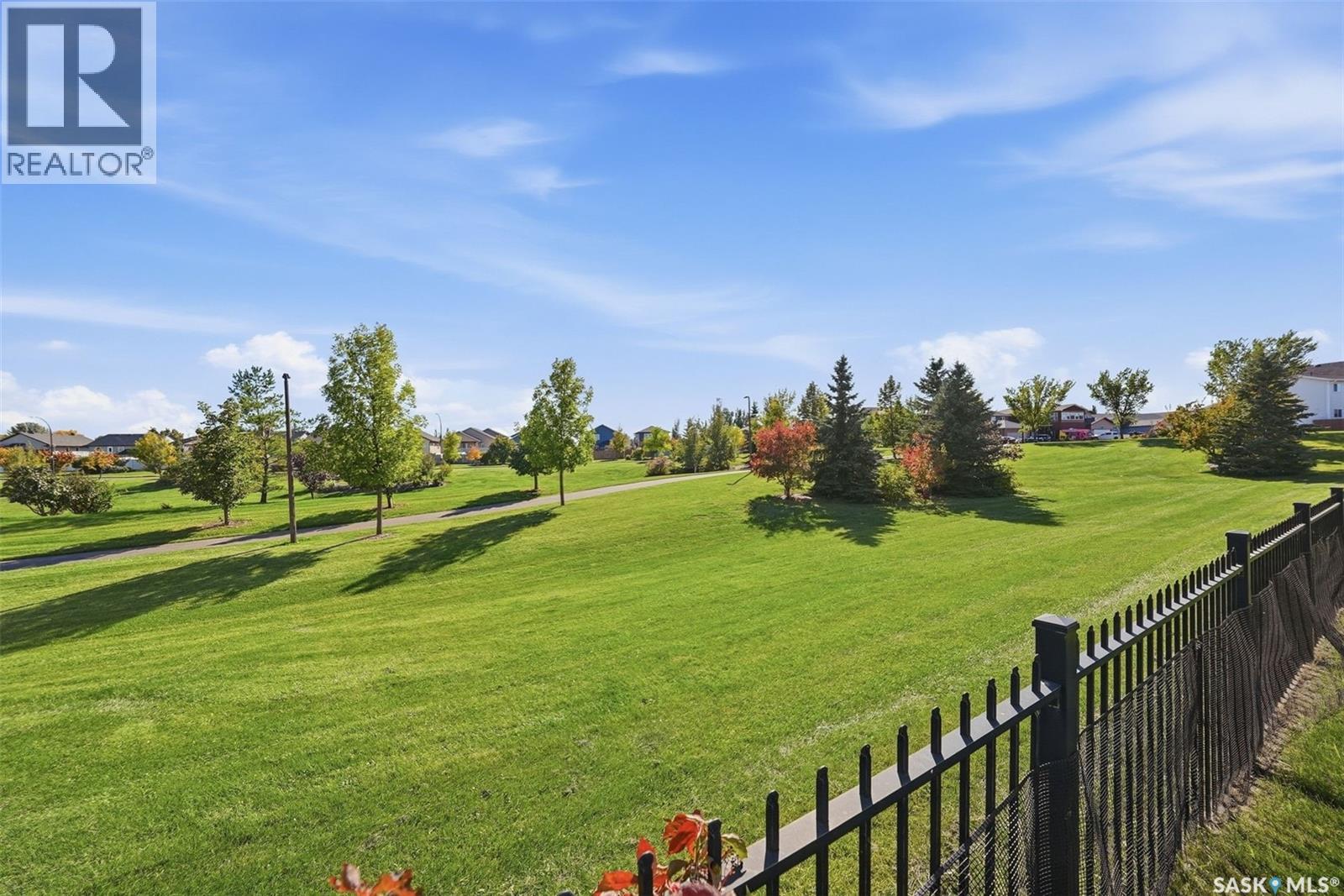 #6 202 McKague CRESCENT - Image 32
