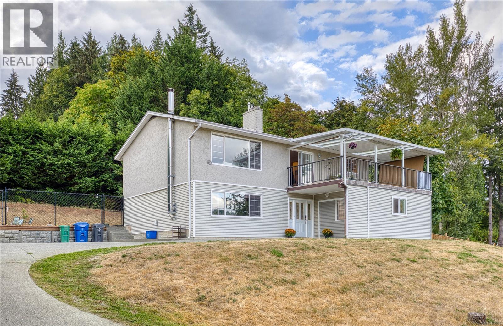 2077 Lakeside Dr - Image 5