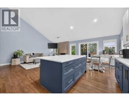 Furnace - 876 Shawnee Drive Sw, Calgary, AB T2Y1X3 Photo 16