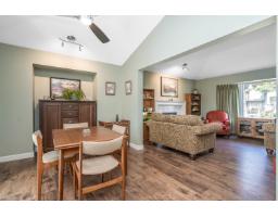 18156 Claytonwood Crescent, Surrey, BC V3S7T5 Photo 6