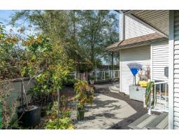18156 Claytonwood Crescent, Surrey, BC V3S7T5 Photo 34
