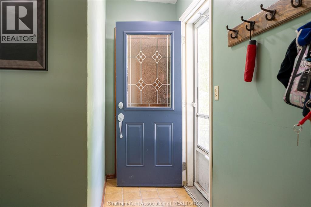 42 Canterbury Street, Chatham, Ontario, N7L3S5, Chatham, Ontario — photo 4 of 5