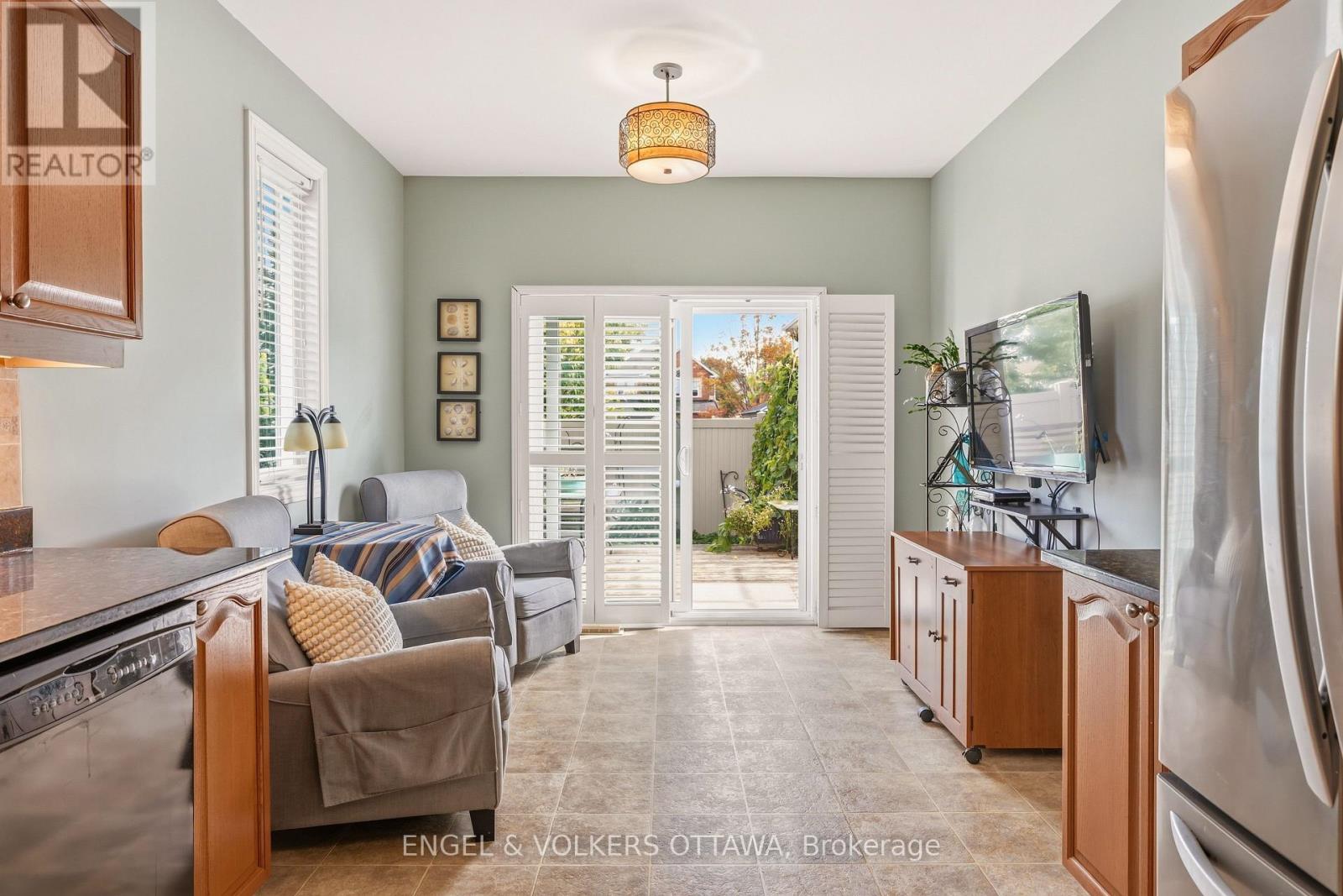 518 STONECHURCH WAY - Image 15