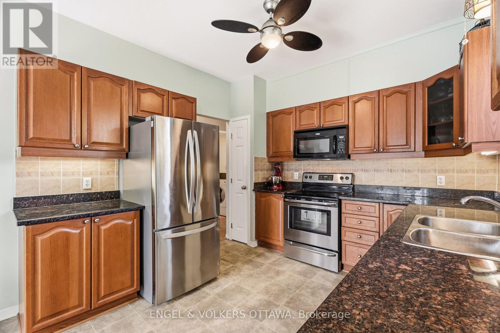 518 STONECHURCH WAY - Image 18