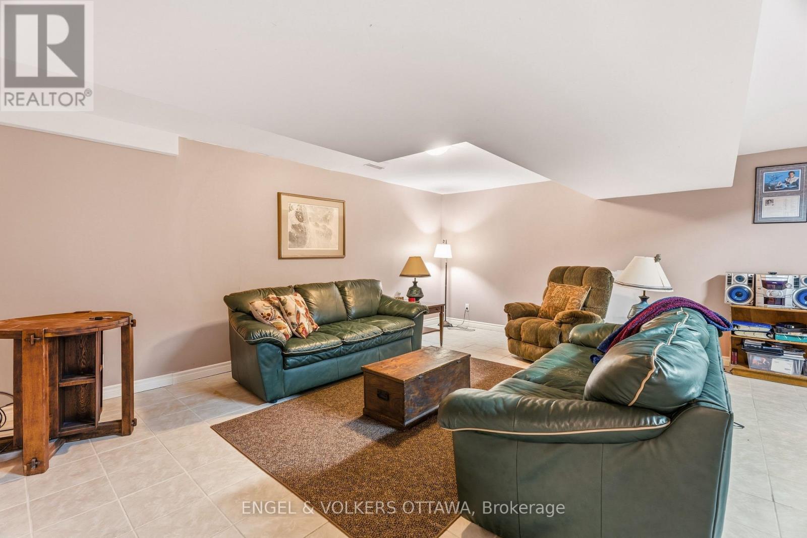 518 STONECHURCH WAY - Image 27