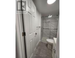 B - 907 Smyth Road, Ottawa, ON K1G1P5 Photo 12