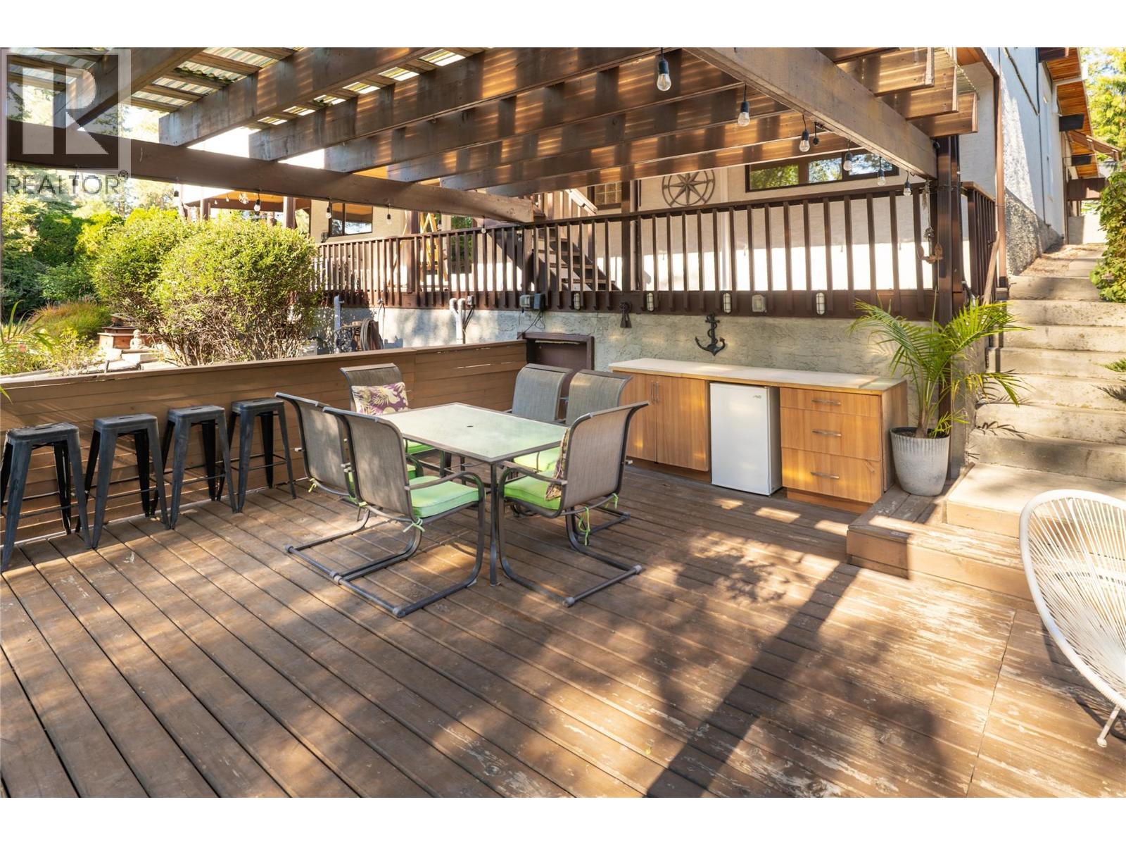 2475 Dunsmuir Road - Image 32