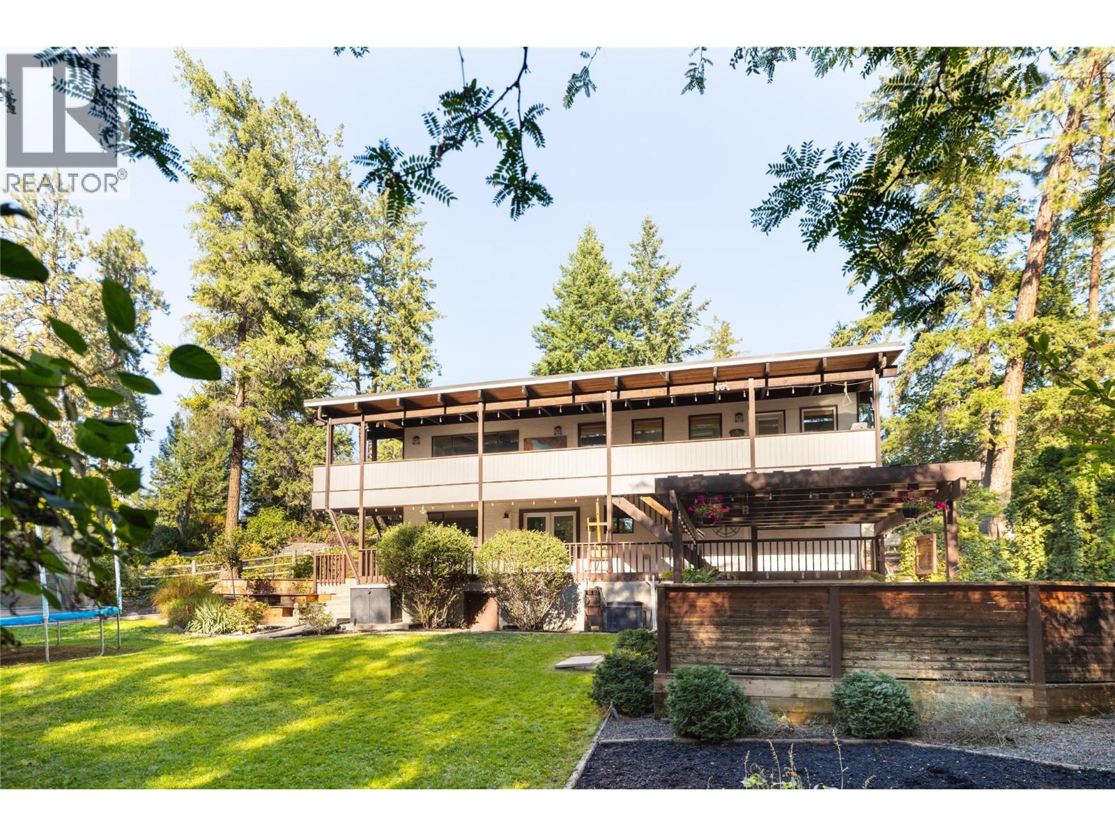 2475 Dunsmuir Road - Image 43